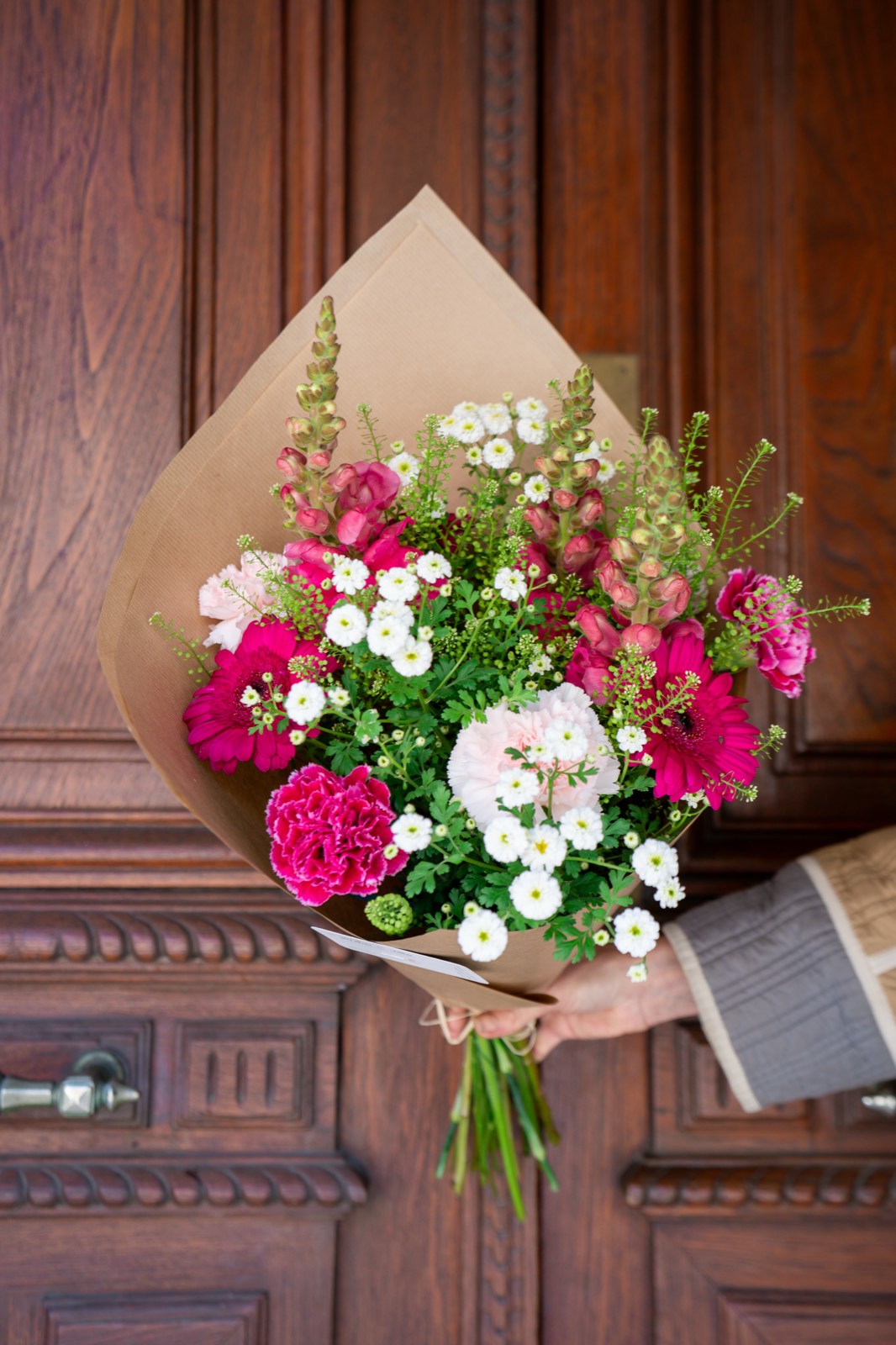 Bouquet Eloïse, fleurs de saison, fleuriste Un Jardin en Ville à Bordeaux